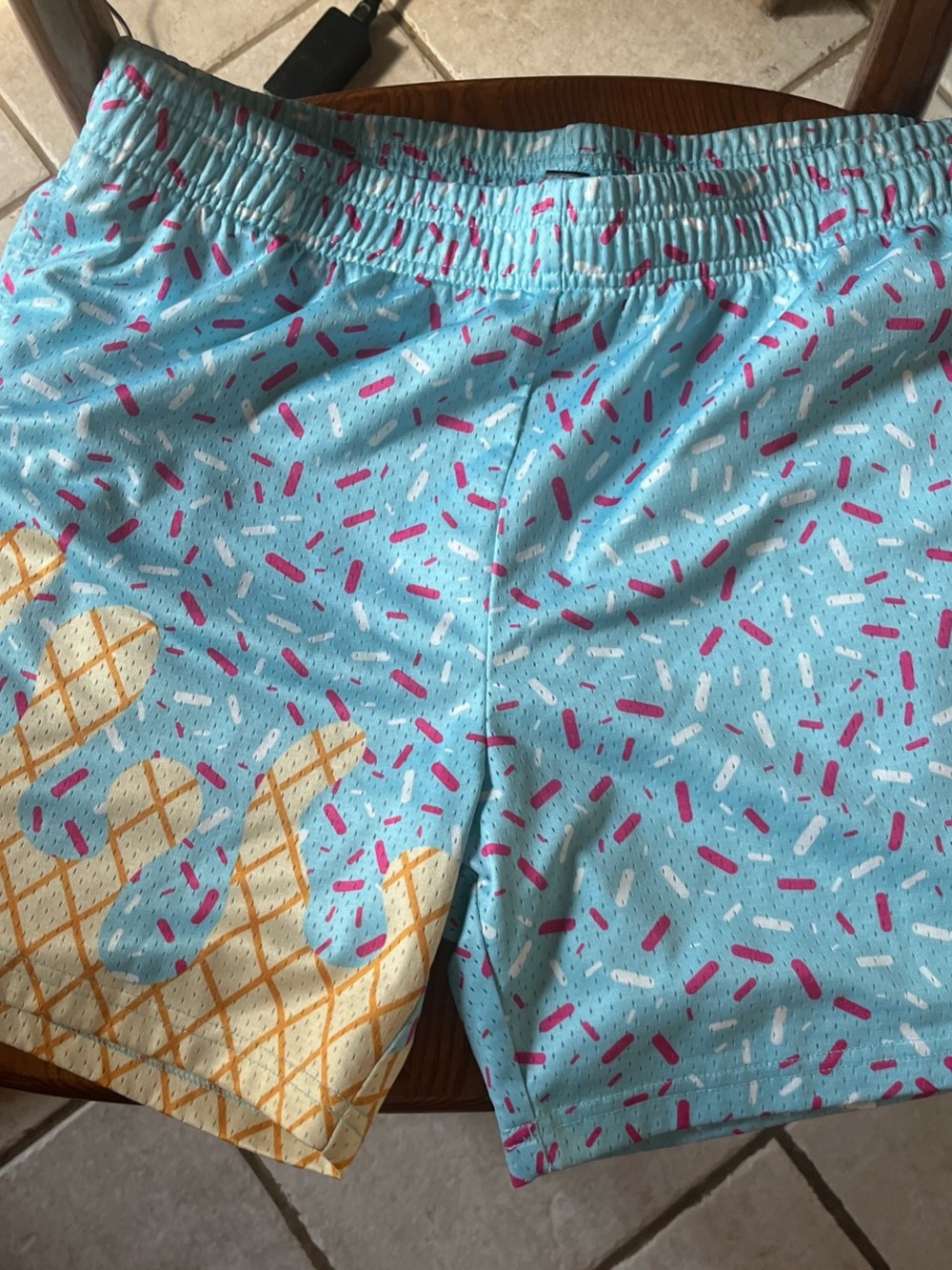 Men’s Large Light Blue Ice Cream Baseball Lifestyle 101 Shorts.